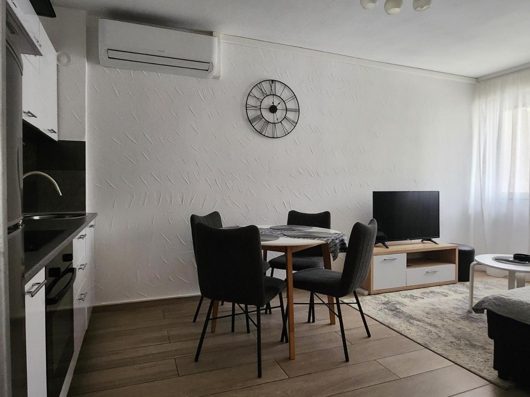 Apartman Ante Vinkovci Exterior foto